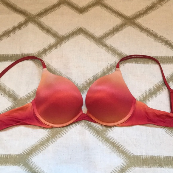 Victoria’s Secret Bra - Picture 7 of 7